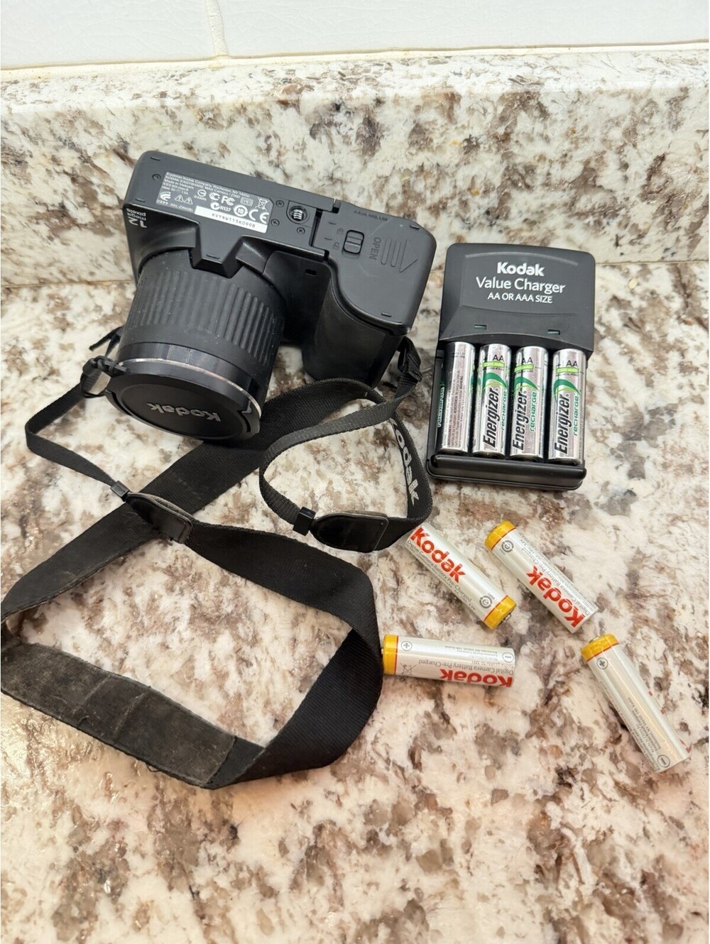 Kodak EasyShare Max Z990 12.0MP Digital Bridge Camera Tested Works